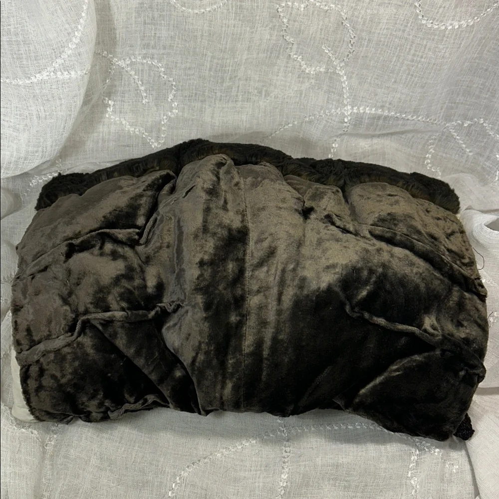 Vintage dawn filled hand muff